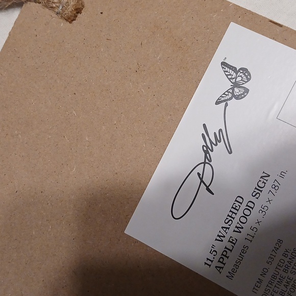 DOLLY Hanging Sign with Red Apple and Butterfly - Picture 4 of 4